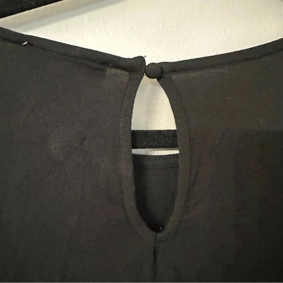 Carmen Marc Valvo Women's Black Lace/Sheer Arms and Chest Details Size 2X GUC - Picture 5 of 7